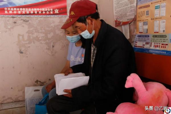 聾啞男子在路邊撿了個女兒,養了14年面臨失去,他想挽留卻又無奈 聾啞男子在路邊撿了個女兒,養了14年面臨失去,他想挽留卻又無奈