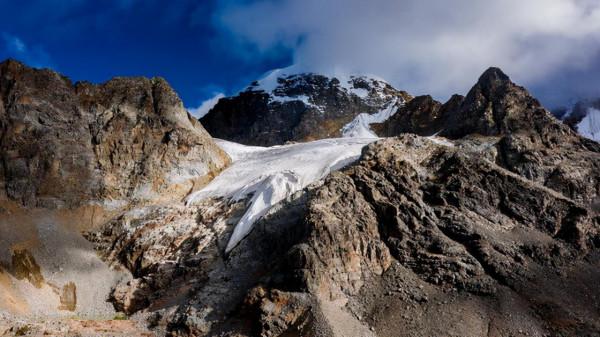 川西海拔最高最大最藍的海子——亞莫措根