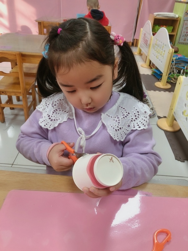 幼兒園裡的安全小常識——黃村二幼小班生活活動 幼兒園裡的安全小常識——黃村二幼小班生活活動