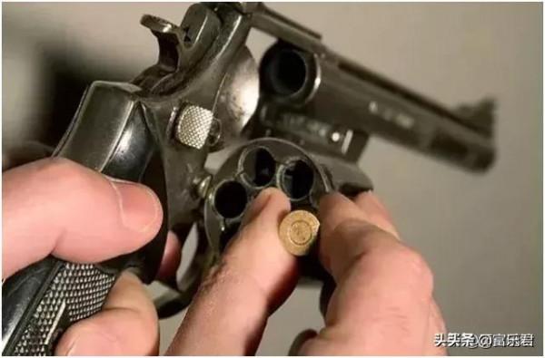 30萬億美元債務，鑄造出俄羅斯輪盤賭的子彈，頂上了美國人的腦袋