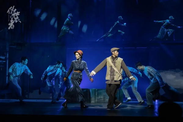 《偽裝者》之《願得此身長報國》靳東、劉敏濤等原版主演齊聚現場 《偽裝者》之《願得此身長報國》靳東、劉敏濤等原版主演齊聚現場