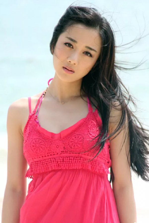 李依曉：甜美高畫質美照