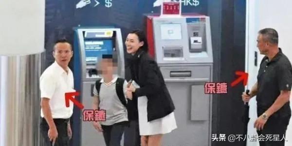 生了賭王長孫的“平民”奚夢瑤,逛街排場還比不上何超盈2歲女兒 生了賭王長孫的“平民”奚夢瑤,逛街排場還比不上何超盈2歲女兒