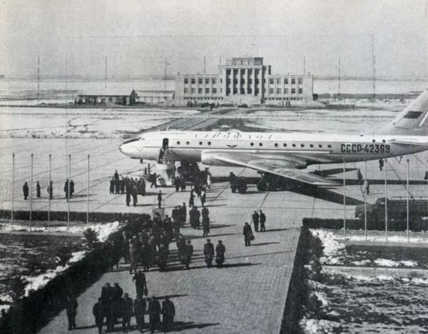 北京一女子整理養父遺物,意外發現神秘血書,揭開其隱藏56年的秘密