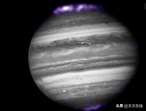 奇怪的現象：木星北極和南極極光的變化相互獨立