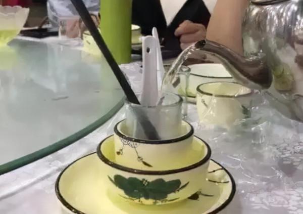 沒有東西能阻止一個廣東人飯前燙碗