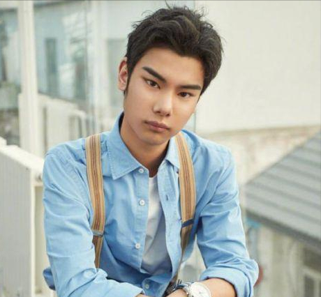 3年前，一夜爆火的“髮際線男孩”小吳，如今怎樣了？