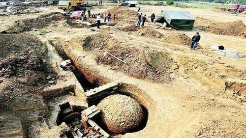 四川出土1700年前的古墓,墓中發現幾十只諸葛連弩,諸葛亮真聰明 四川出土1700年前的古墓,墓中發現幾十只諸葛連弩,諸葛亮真聰明