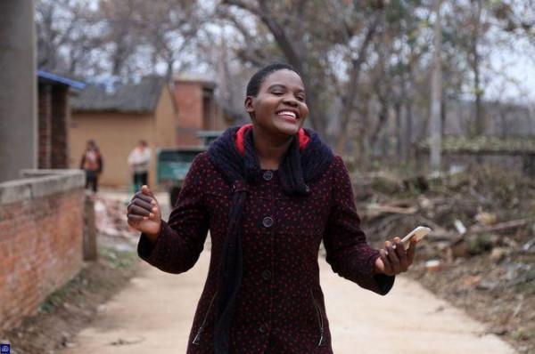 7年前，河南農民娶23歲非洲女孩，生倆混血兒，回國後過得如何？