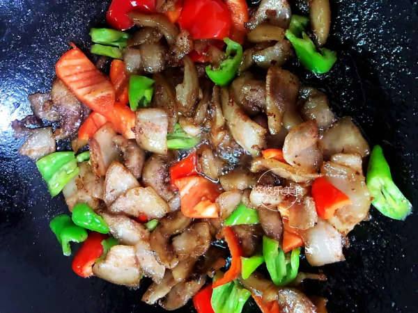 豬頭皮這樣做才好吃,鹹香入味,不腥還脆口,下飯真是絕了 豬頭皮這樣做才好吃,鹹香入味,不腥還脆口,下飯真是絕了