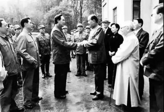 濟南戰役時,對陣名將王耀武,為何偉人要親自點將許世友? 濟南戰役時,對陣名將王耀武,為何偉人要親自點將許世友?