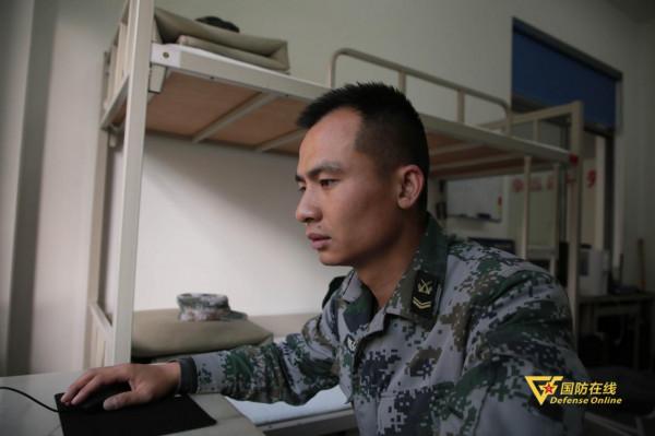 “淬火”成鋼！從工兵到偵察兵，他一次次突破自我