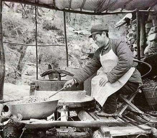 司令員下部隊暗訪,炊事員以為他是伙伕,讓其幫忙做飯,後來如何 司令員下部隊暗訪,炊事員以為他是伙伕,讓其幫忙做飯,後來如何