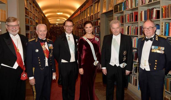 瑞典公主時尚逆襲，11月迎衣著高光時刻，同框美過西班牙王后