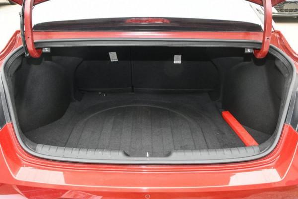 實拍第七代伊蘭特，空間大配置豐富，9.98萬起，5個月賣出52090輛