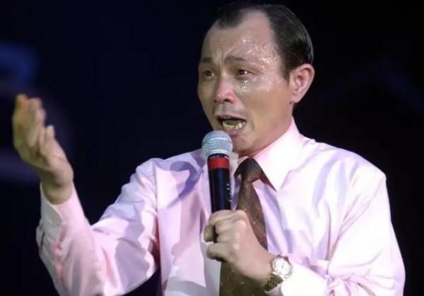 賭王堯建雲：出老千一夜贏600萬，被砍雙腿時，才想起師父那句話