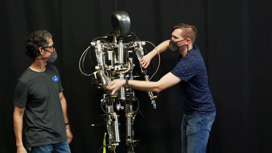 荷蘭弟即將失業？迪士尼為蜘蛛俠造了個機器特技演員