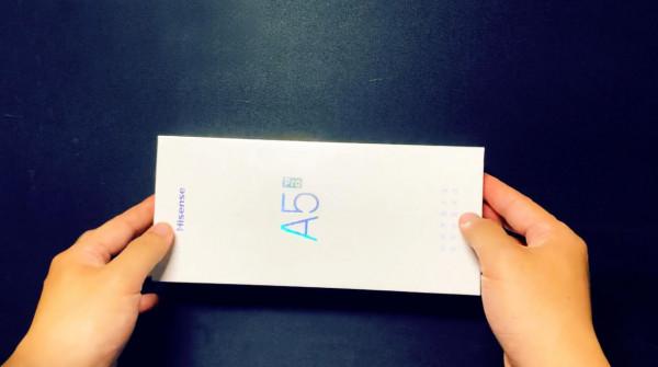 ​像看報紙一樣舒適，體驗國產海信水墨屏手機，電池沒電了也能用