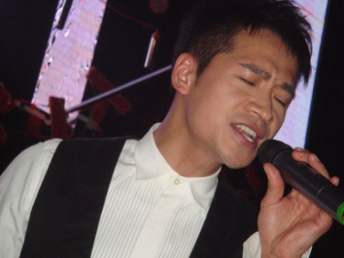 46歲的何晟銘走到今天該怪誰？功在於正，敗於誰呢？