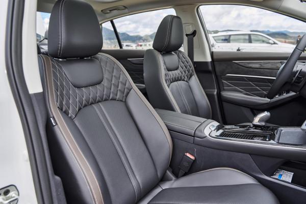 試駕賽道級寬體家轎奕炫MAX 從麗江自駕香格里拉納帕海