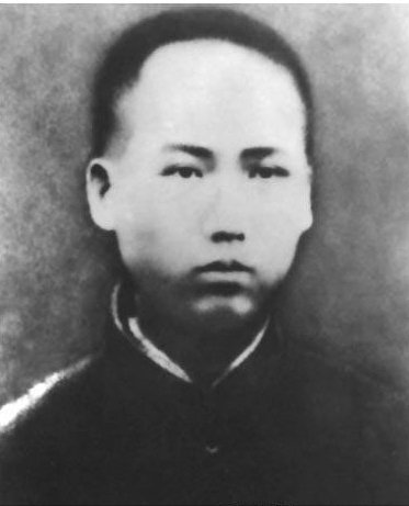 解放後，一農民到湖南省政府大廳，指著毛主席畫像說：那是我的兵