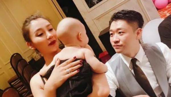 離婚費500萬、坐擁北京五層別墅，脫離德雲社的曹金有這麼賺錢嗎