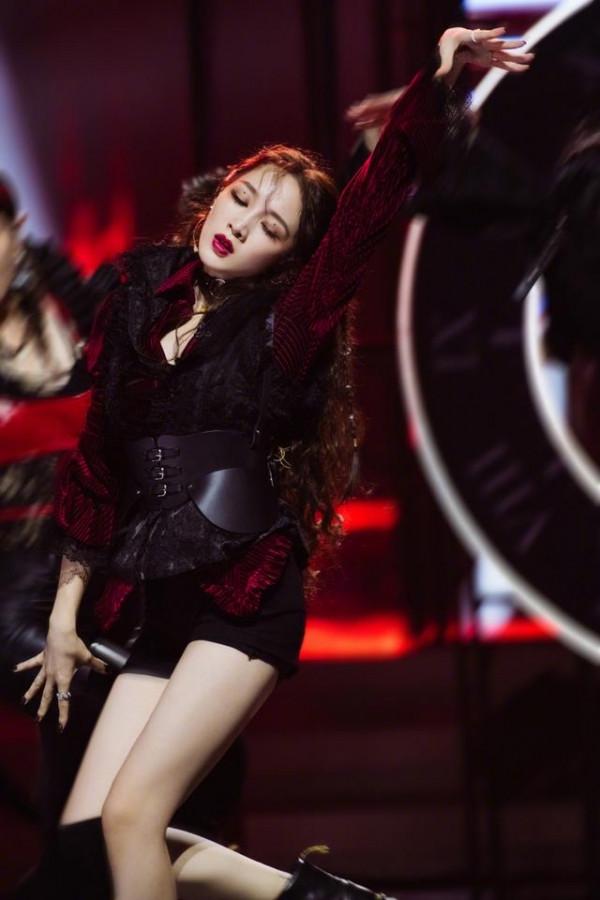 “浪姐”成員現狀:萬茜口碑翻車,寧靜成綜藝咖,黃齡低調出圈 “浪姐”成員現狀:萬茜口碑翻車,寧靜成綜藝咖,黃齡低調出圈