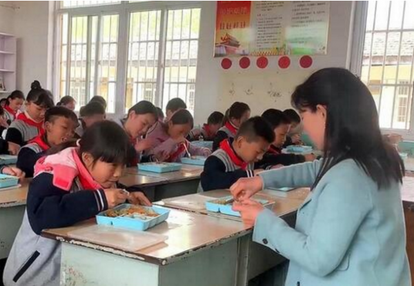 農村小學“成績單”引熱議，數學成績50％以上不及格，最低10分