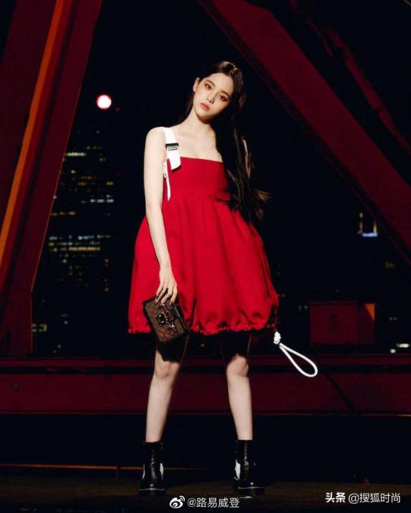 原來,女明星的紅毯造型已經卷到了這些細節 原來,女明星的紅毯造型已經卷到了這些細節