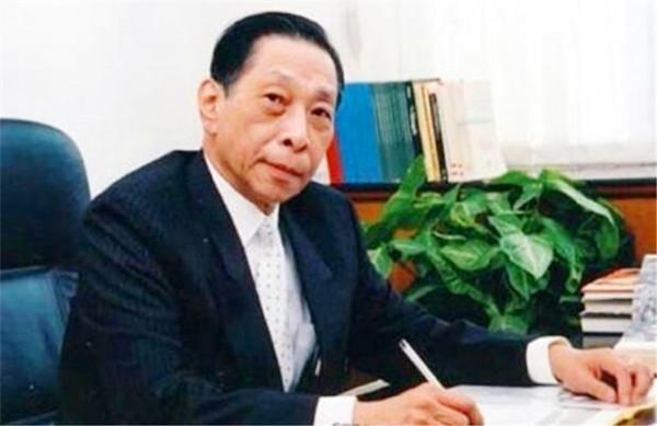 杜月笙的小兒子：牢記父親的教誨，給國家無償捐獻價值18億的古董