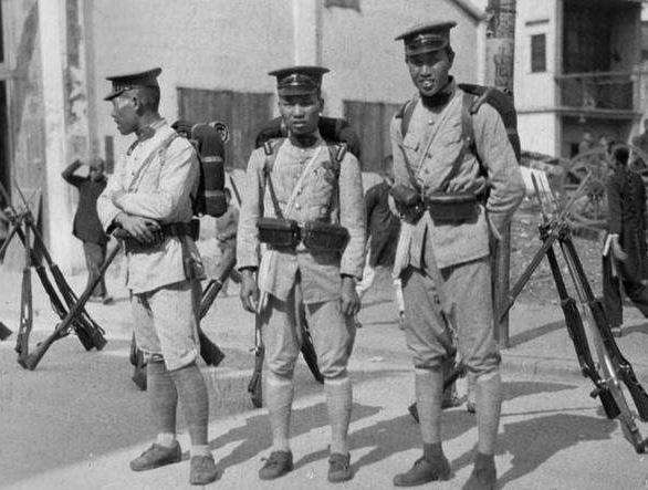 直皖戰爭張作霖派人繳械皖軍，曹錕憤怒不已：竟然連兩個燈都要拿