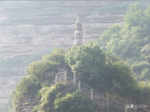 日軍偷襲黃崖洞,帶路叛徒被甩了兩耳光!敵我傷亡6比1 日軍偷襲黃崖洞,帶路叛徒被甩了兩耳光!敵我傷亡6比1