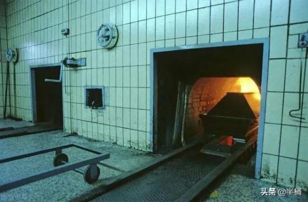 遺體火化後，骨灰盒只裝一部分骨灰嗎？會不會摻雜其他人的骨灰？