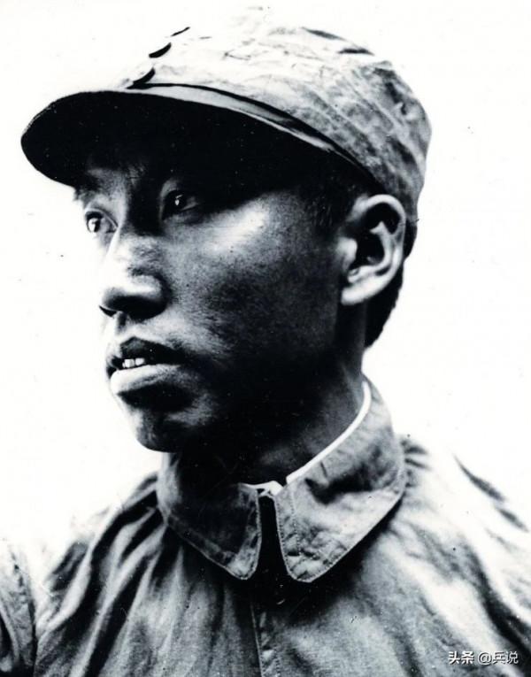 左權質問營長:重大情況為何不報告?一查,送信的戰士睡著了 左權質問營長:重大情況為何不報告?一查,送信的戰士睡著了