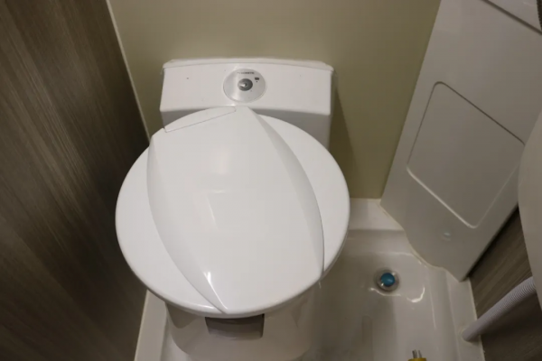 榮冶林道奇公羊 瑪斯汀版RCH680 全新外觀 V6自吸發動機 配置超強 榮冶林道奇公羊 瑪斯汀版RCH680 全新外觀 V6自吸發動機 配置超強