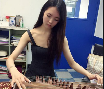 家境一般的父母,別再讓女兒學琴棋書畫,沒用長大還容易被騙 家境一般的父母,別再讓女兒學琴棋書畫,沒用長大還容易被騙