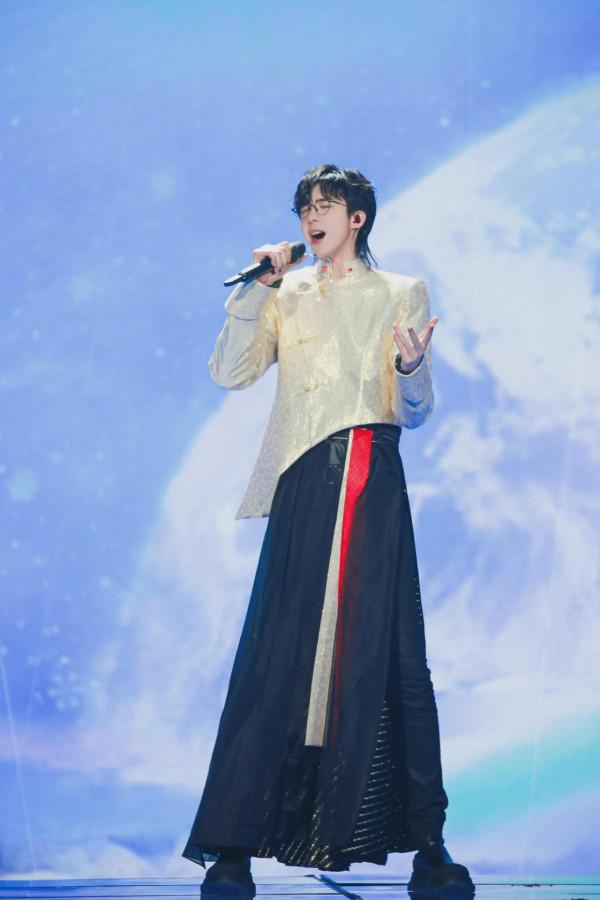 元宵晚會明星造型，毛曉彤似洋娃娃，宋軼太美