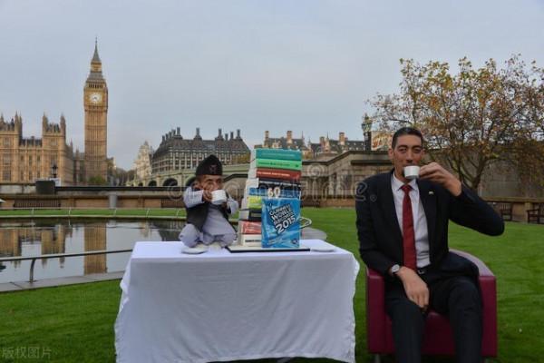 土耳其男子身高2米5,曾感到苦惱,想要找一個俄羅斯女子當老婆 土耳其男子身高2米5,曾感到苦惱,想要找一個俄羅斯女子當老婆