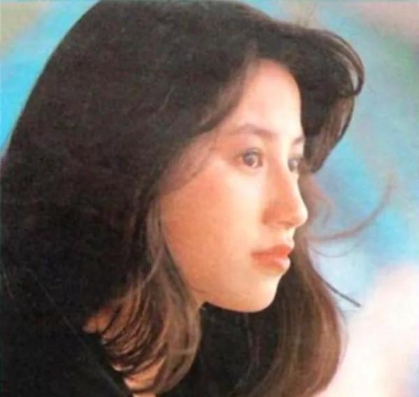 悲慘的她差點被丈夫用刀砍死，還被丈夫家暴劃傷臉導致毀容