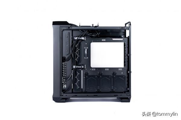 風冷執行者 - Fractal Design Torrent Compact 裝機展示