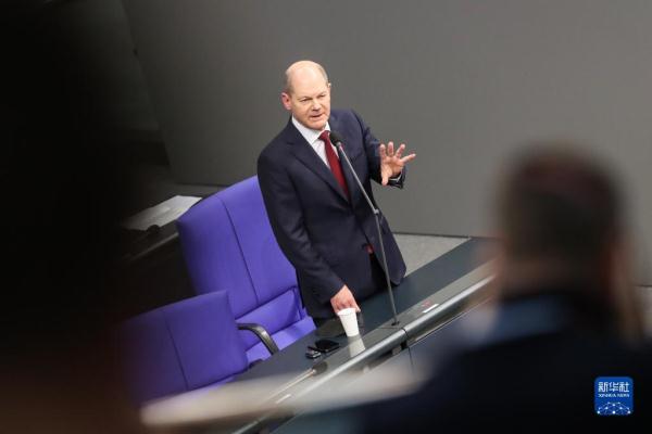 德國總理朔爾茨首次在聯邦議會接受例行問詢