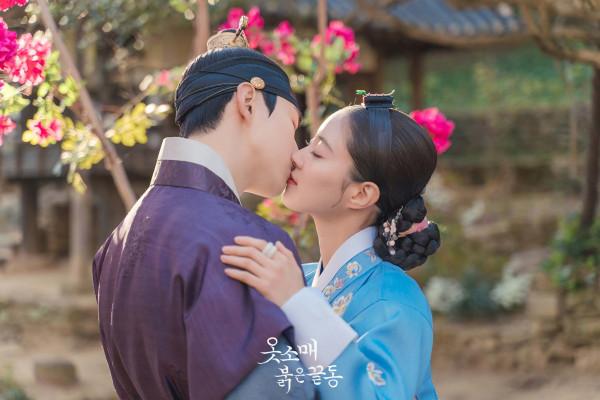 《衣袖紅鑲邊》結局收得超驚豔！6部韓劇結局劇透，慎入