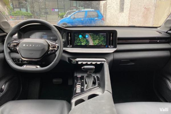 預算10萬的家用車如何選？叫好又叫座的兩款優選國貨，瞭解一下？