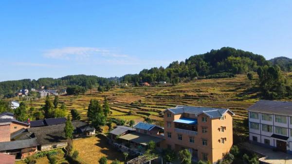 冬日暖陽,迴歸北緯29°康旅小鎮,吃刨豬湯、烤全羊逛大集辦年貨 冬日暖陽,迴歸北緯29°康旅小鎮,吃刨豬湯、烤全羊逛大集辦年貨