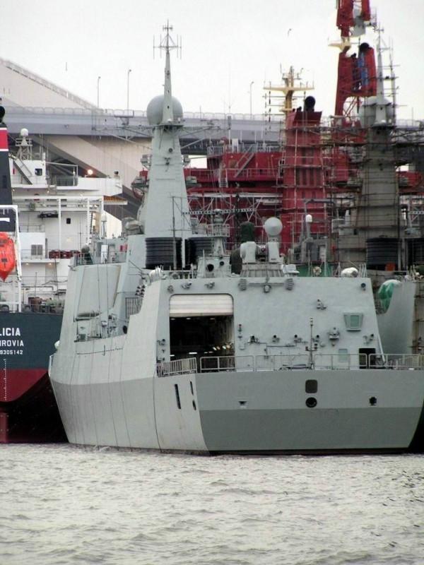 2001年南海撞機時中國海空裝備如此落後 空軍二代機 艦艇靠火炮防空 2001年南海撞機時中國海空裝備如此落後 空軍二代機 艦艇靠火炮防空