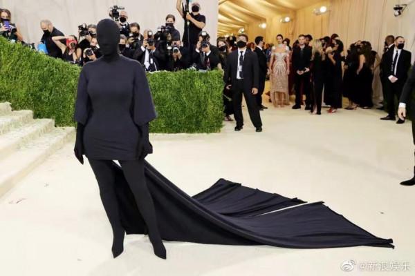 瘋狂吐槽“時尚界奧斯卡”2021Met Gala，你們是來宣傳防疫的吧？
