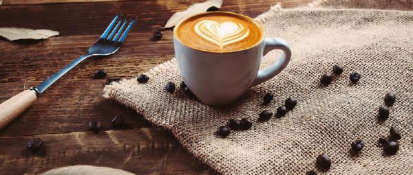 瑞幸咖啡：割美帝韭菜的“實幹家”，他才是真正的為民謀福利