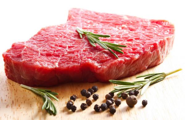 年齡大應該少吃肉，還是多吃肉？上了年紀後，不妨多吃2種肉