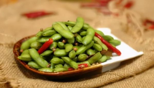 煮毛豆,冷水煮還是開水煮?學會3個技巧,毛豆綠油油的,很入味 煮毛豆,冷水煮還是開水煮?學會3個技巧,毛豆綠油油的,很入味