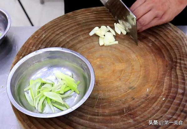 杏鮑菇炒肉片怎麼做才好吃,廚師長教你飯店做法,又香又嫩又爽滑 杏鮑菇炒肉片怎麼做才好吃,廚師長教你飯店做法,又香又嫩又爽滑